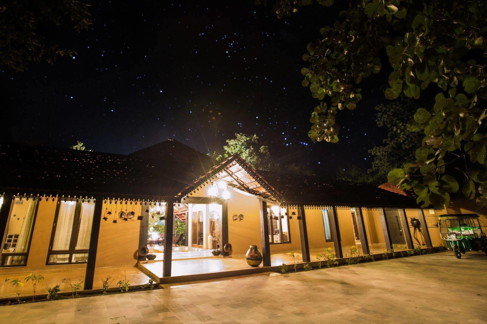 Vannraj Resort And Spa Khawasa Экстерьер фото